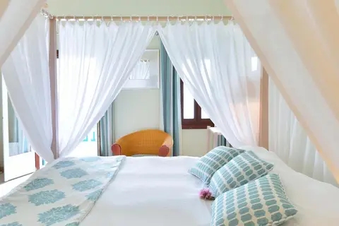 Petinos Beach Hotel in Πλατύς Γιαλός — foto 26