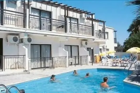 Crystallo Apartments in Paphos — foto 8