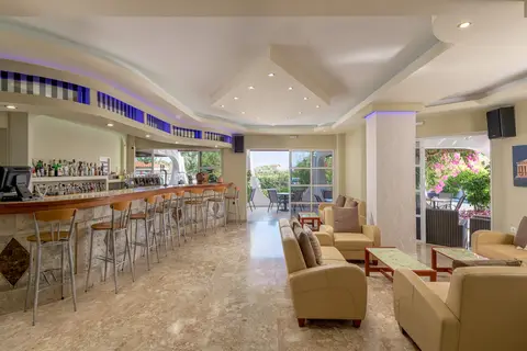 Nirvana Beach Hotel in Θεολόγος — foto 21