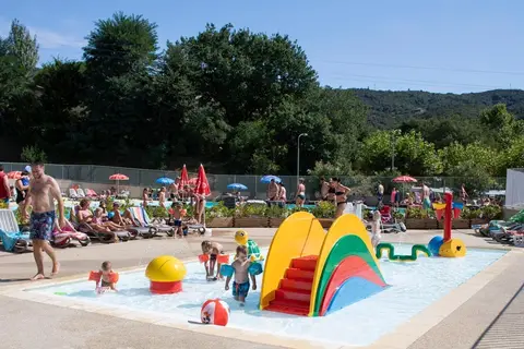 Camping La Garenne in Saint-Laurent-du-Pape — foto 2