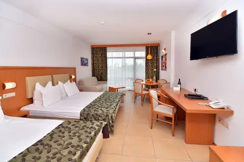 Flamingo Grand Hotel & Spa in Оброчище — foto 18