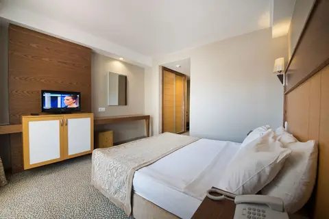 Mc Beach Resort Hotel in Alaşehir — foto 17