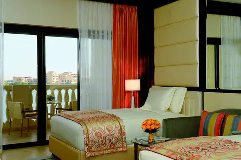 The Ritz-Carlton Abu Dhabi Grand Canal in الروضة — foto 4