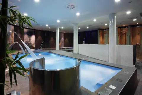 AZZ Asturias Langrehotel in Langreo — foto 3