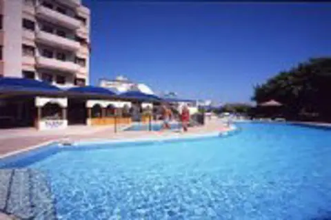Flora Hotel Apartments in Παραλίμνι — foto 3