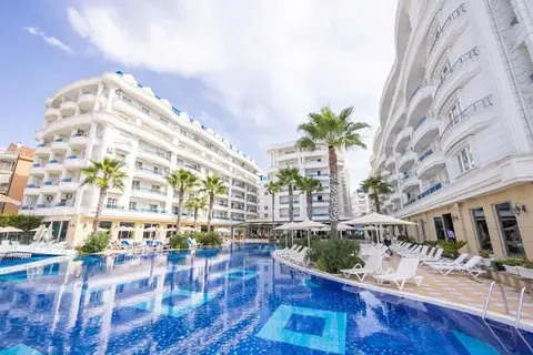 Grand Blue Fafa Resort in Golem