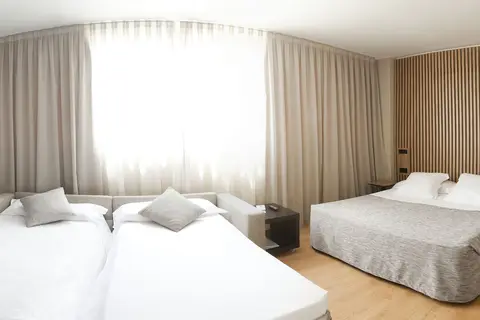 Atenea Barcelona Aparthotel in Barcelona — foto 25