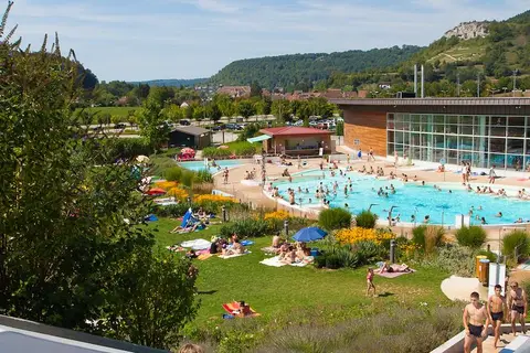 Camping La Roche D Ully in Ornans