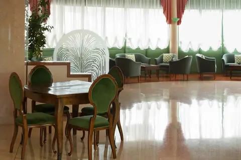 Hotel Leonardo Da Vinci Erba in Erba — foto 18