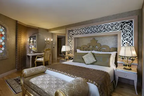 Mardan Palace in Aksu — foto 4