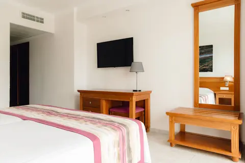 Moon Dreams Coral Beach Hotel in Santa Eulària des Riu — foto 15