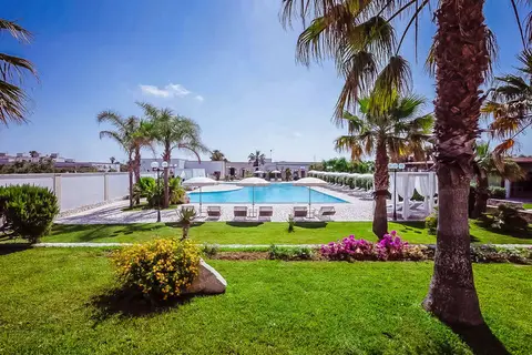Mulino A Vento Resort in Uggiano la Chiesa — foto 12