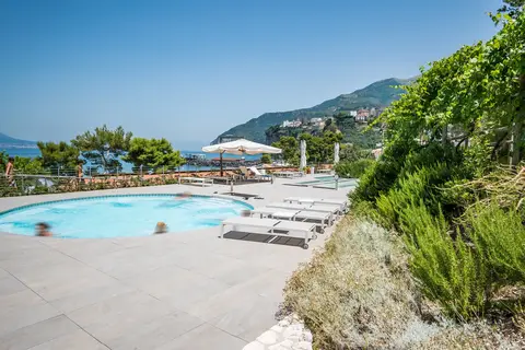 Hotel & Resort Le Axidie in Vico Equense