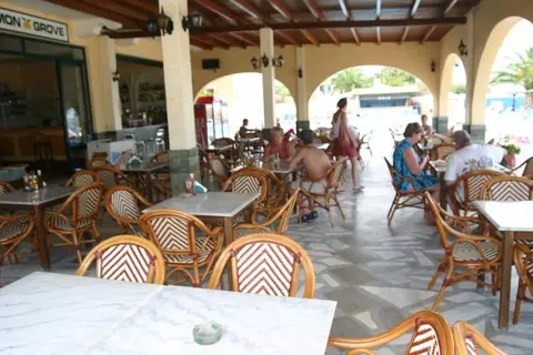 Lemon Grove Beach Hotel in Δημοτική Ενότητα Λευκιμμαίων — foto 17