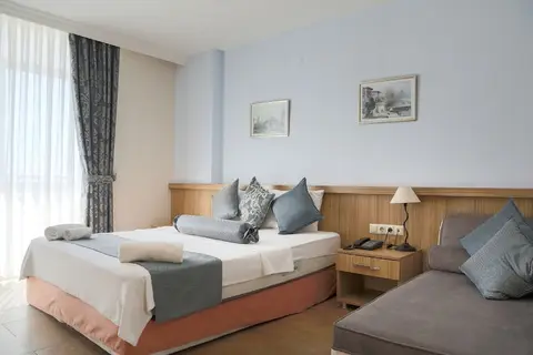 Ponz Hotel in Kusadasi — foto 12
