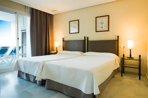 Monarque Sultán Aparthotel in Marbella — foto 20