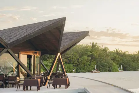 Kuredhivaru Resort and Spa Maldives in Noonu Atoll Education Centre — foto 4