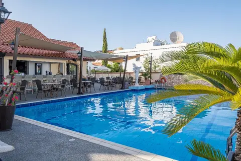 Anais Bay in Παραλίμνι — foto 20