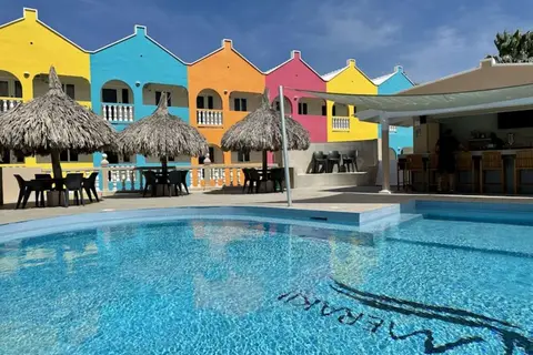 Merakii Seaview Escape Curacao in Piscaderaweg