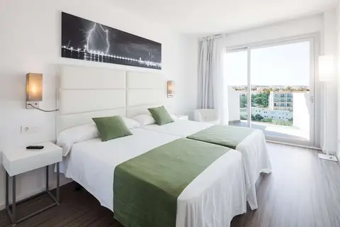 Axel Beach Ibiza in Sant Josep de sa Talaia — foto 5