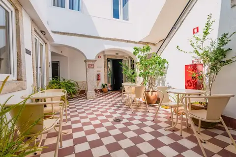 Quinta Colina by Shiadu in Lissabon