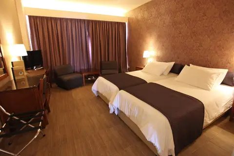Poseidonia Beach Hotel in Agios Tychonos — foto 12