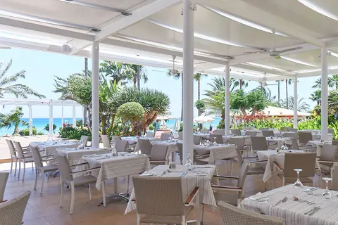 Sunrise Beach Hotel in Παραλίμνι — foto 8