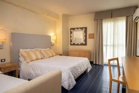 Hotel Baia dei Faraglioni in Mattinata — foto 11