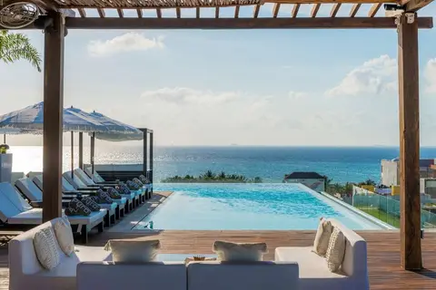 The Fives Downtown Hotel in Playa del Carmen