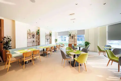Hilton Garden Inn Dubai Al Mina in Dubai — foto 22