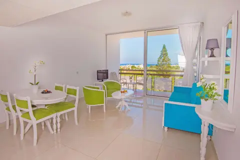 Marlita Beach Hotel Appartementen in Παραλίμνι — foto 14