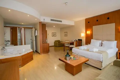 Holiday Inn Istanbul City in İstanbul — foto 24