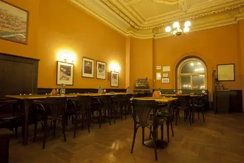Deminka Palace in Praag, foto 3