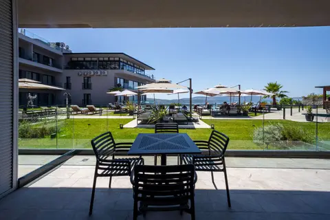 Royal Blue Resort & Residences in Kotor — foto 6