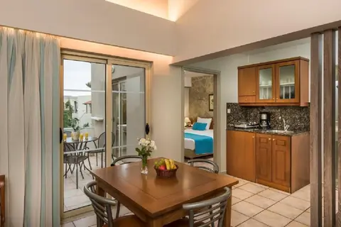 Elotis Suites in Agia Marina — foto 9