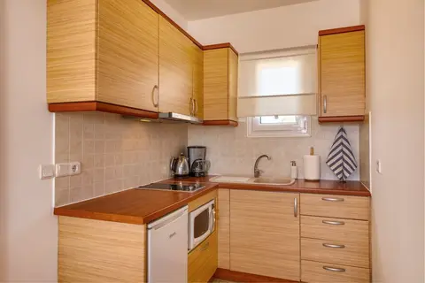 Sunrise Beach Suites in Αζόλιμνος — foto 21