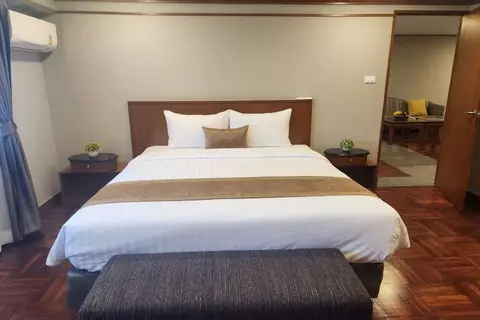 United Tower Thonglor by Aspira in Bangkok