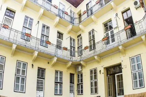 Central 21 in Boedapest — foto 11