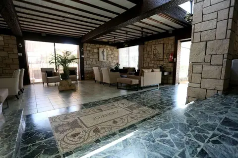 Dionysos Central Hotel in Paphos — foto 9