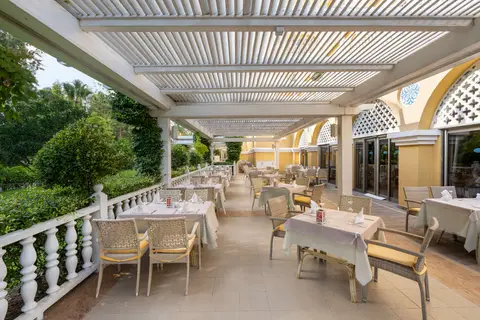 Royal Holiday Palace Hotel in Aksu — foto 18