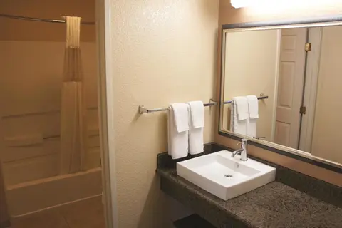 La Quinta Inn & Suites by Wyndham Las Vegas Red Rock in Las Vegas, foto 8