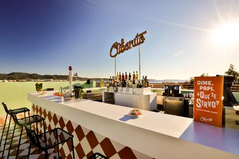 Cubanito Ibiza Suites in Sant Antoni de Portmany — foto 11