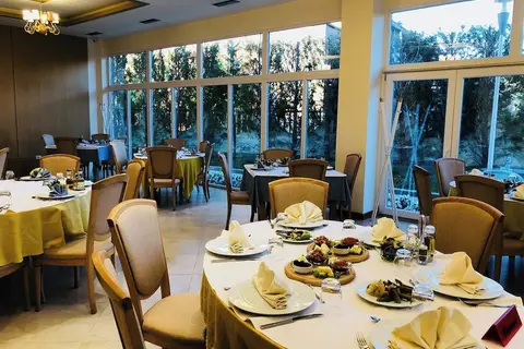 Grand White City Hotel in Berat — foto 12