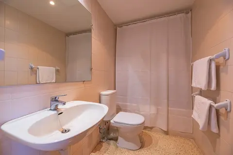 Aparthotel  Xon's Platja in Empuriabrava, foto 28