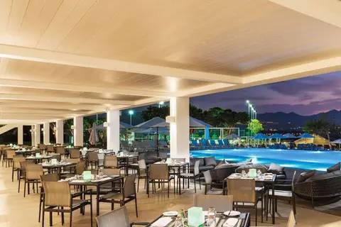 Crowne Plaza Muscat in السيب — foto 28