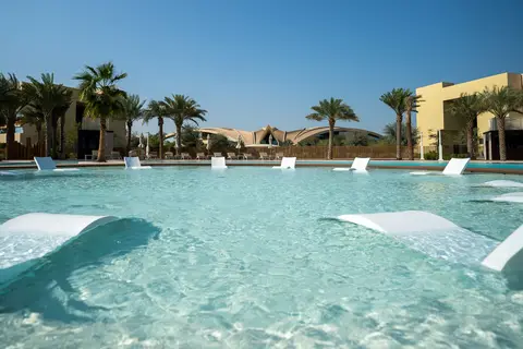 Erth Abu Dhabi in Abu Dhabi — foto 20