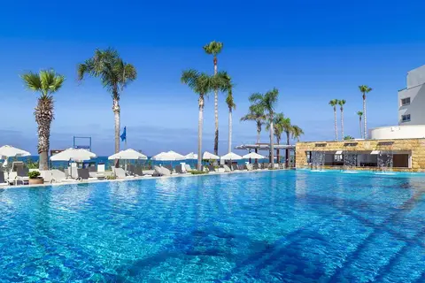 Alexander The Great Beach Hotel in Paphos — foto 8