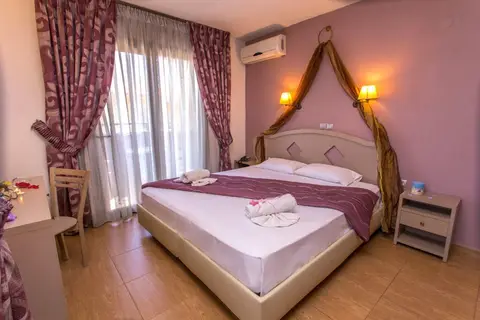 Thalassies Nouveau in Λιμενάρια — foto 5