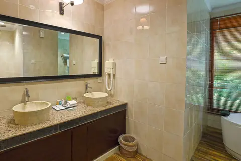Hotel Puri Saron Seminyak in Kuta — foto 9