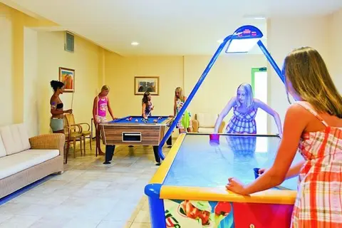 Grand Bay Beach Resort in Kolymbari — foto 16